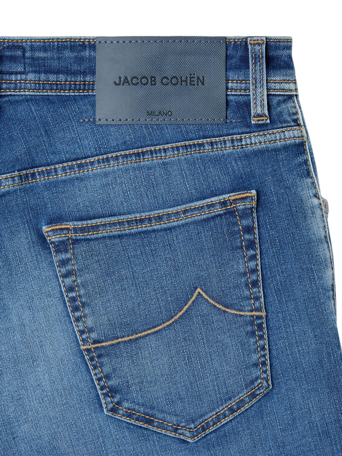 VIKTOR Jeans