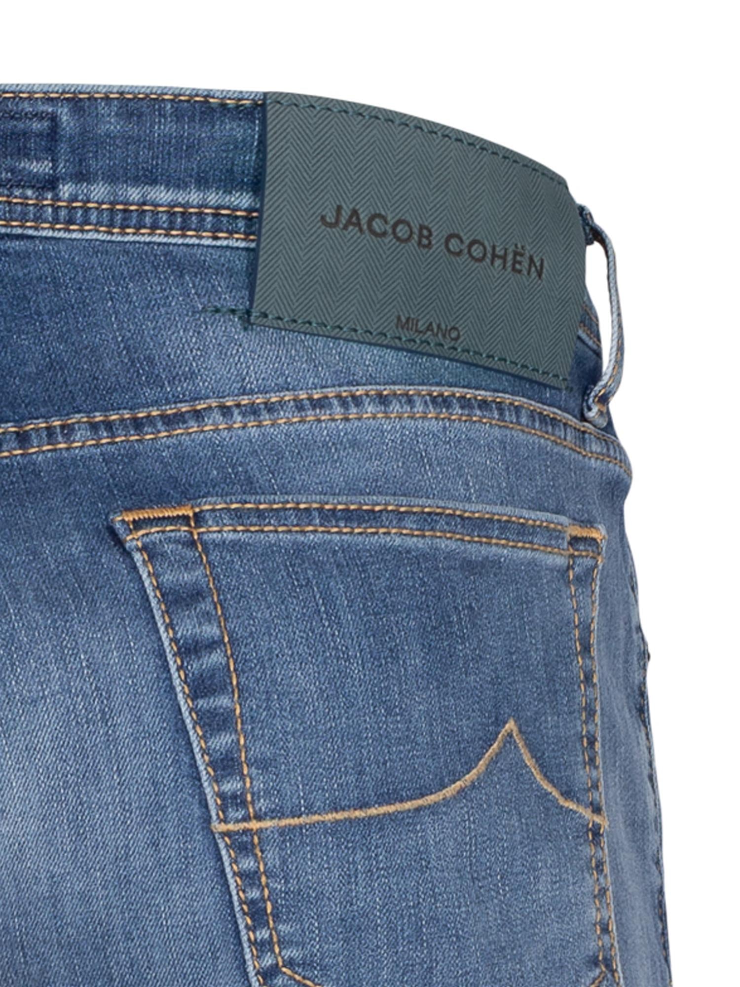 VIKTOR Jeans