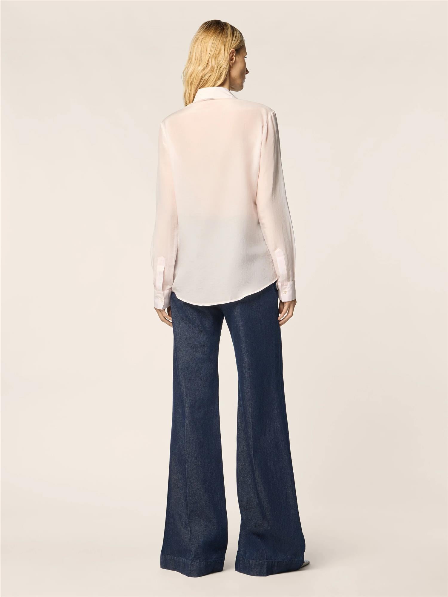 Bluse i silkemiks