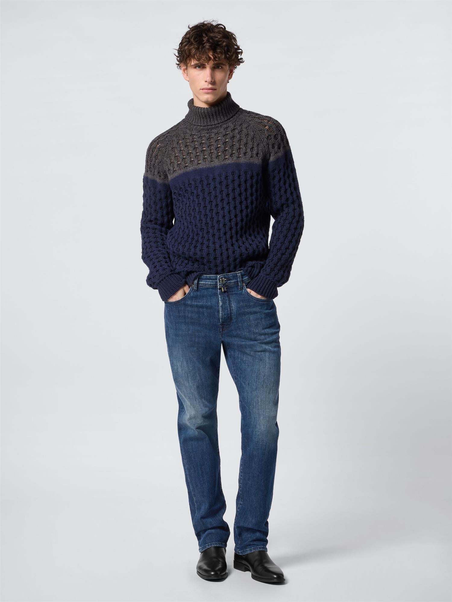 USD30 Sweater
